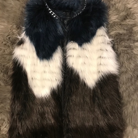 Guess faux fur vest - Picture 1 of 10